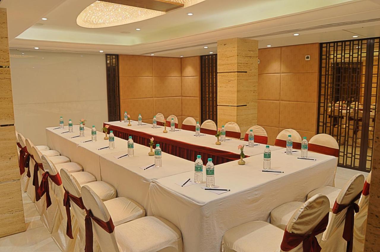 Raj Palace Hotel 3*