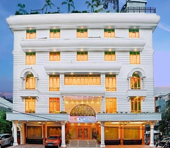 Raj Palace 3*